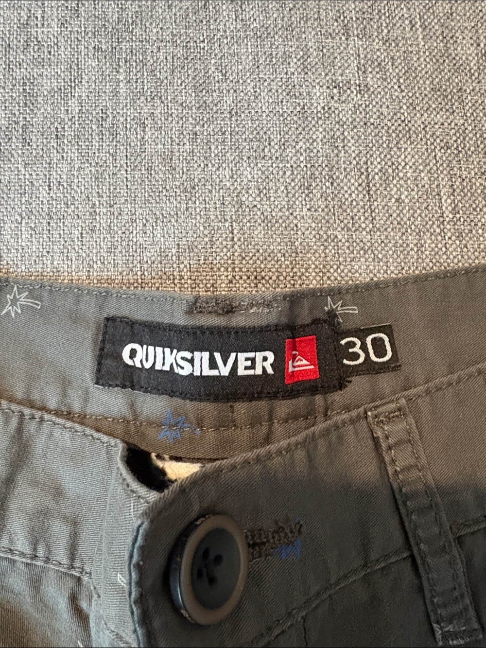 Quiksilver Gray Palm-Print Men's Chino Shorts - Picture 2 of 3